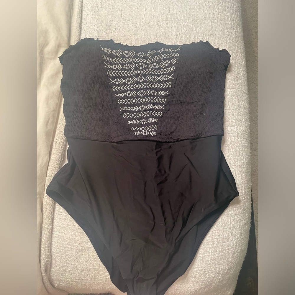 AERIE STRAPLESS ONE PIECE